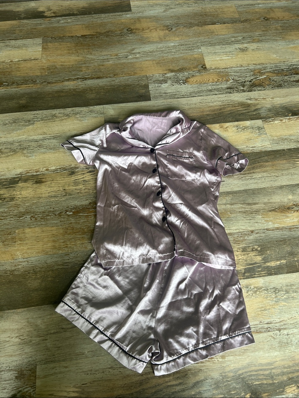 Amazon Women's Satin Short Sleeve Pajama Set in Lavender